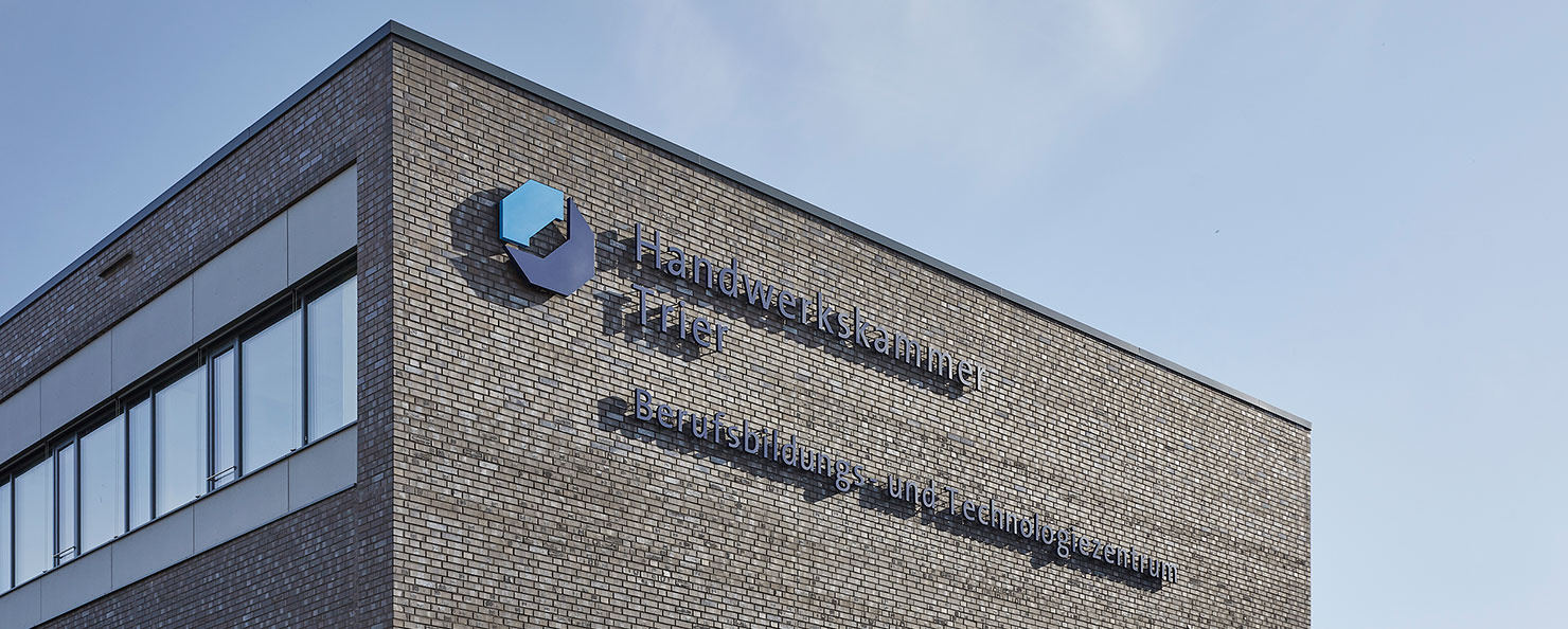 Berufsbildungs- und Technologiezentrum Trier Aussenfassade